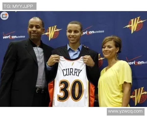 桑维切足球明星的传奇之路与辉煌成就解析